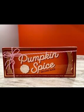 NEW Too Faced Pumpkin Spice Second Slice sweet & spicy eyeshadow palette